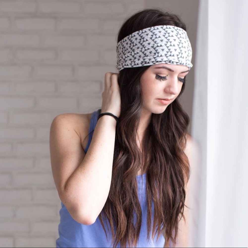 Gray Triangle Print Headband